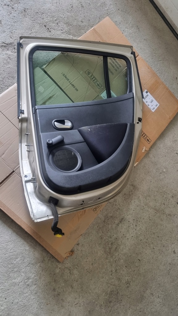 фото №6, Дверь clio iii крышка багажника задняя