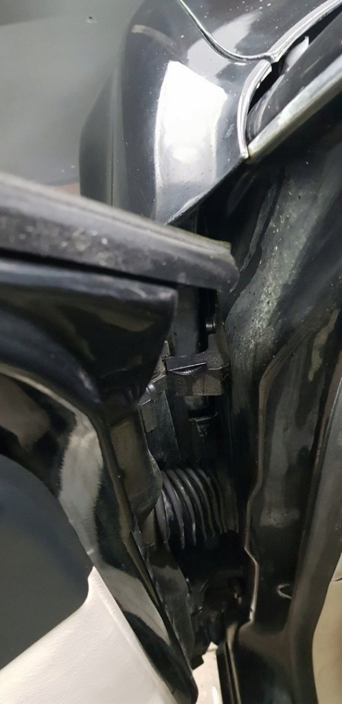 фото №1, Петля дверь перед задняя passat b5 skoda superb 9910