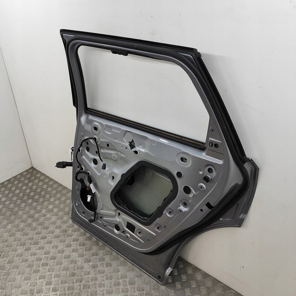 фото №6, Peugeot 5008 ii 2024 задняя сторона правая дверь задние