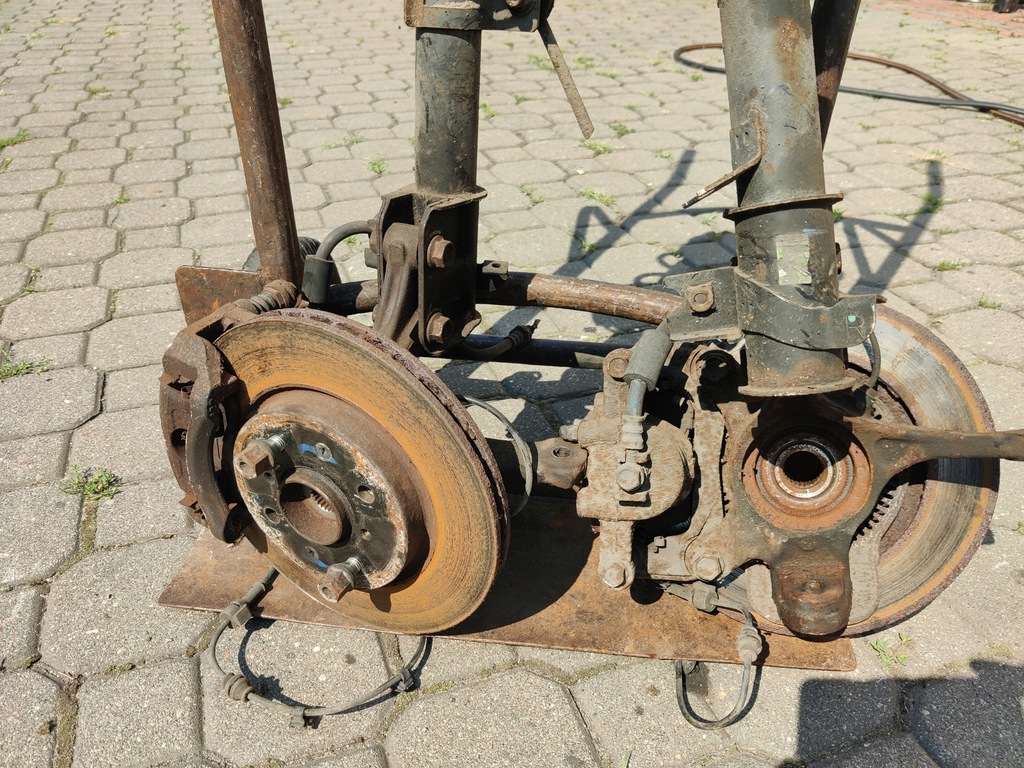 фото №4, Kpl.zwrotnica амортизатор suzuki swift 1,3ddis 10-