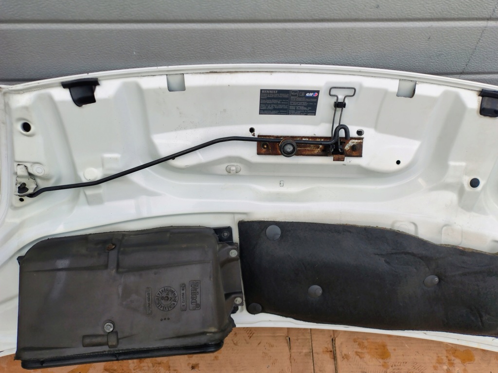 Капот кришка двигуна trafic vivaro primastar 01-14 Київ