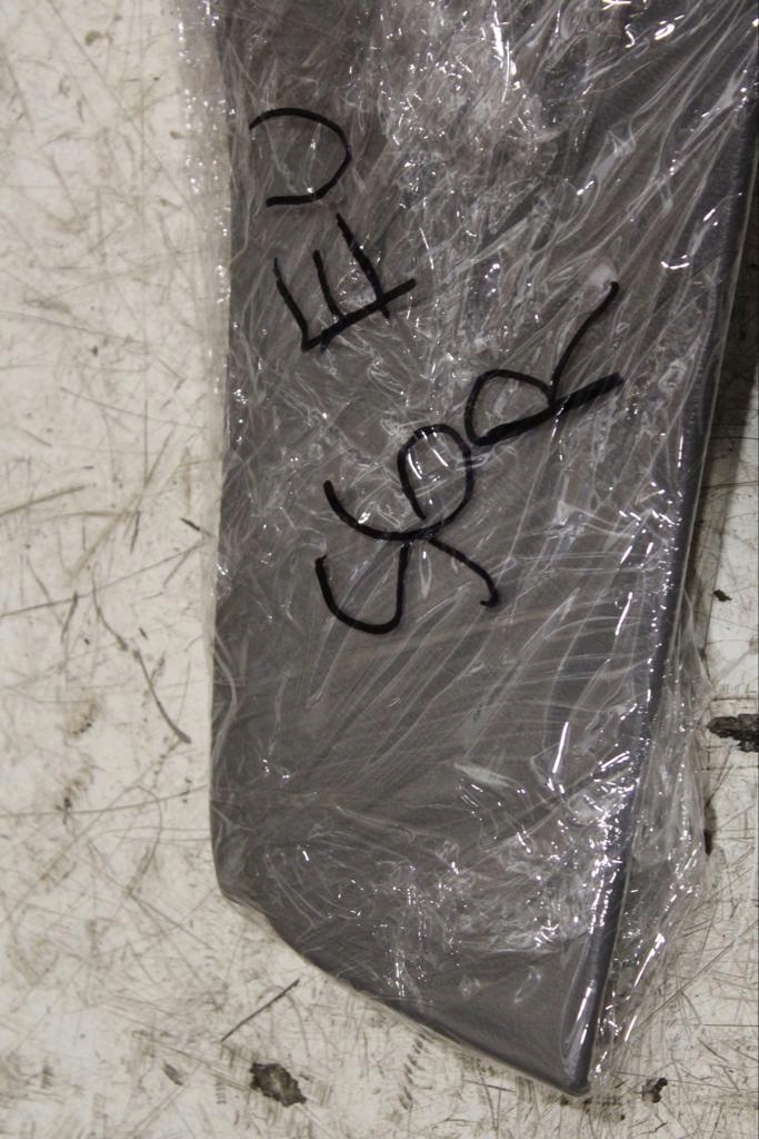 фото №8, Пластик туннель правый subaru forester ii sg