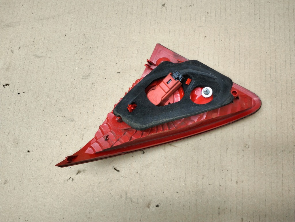 фото №13, Лампа задняя правая + левая w крышка багажника peugeot 3008 i lata 2009-2013