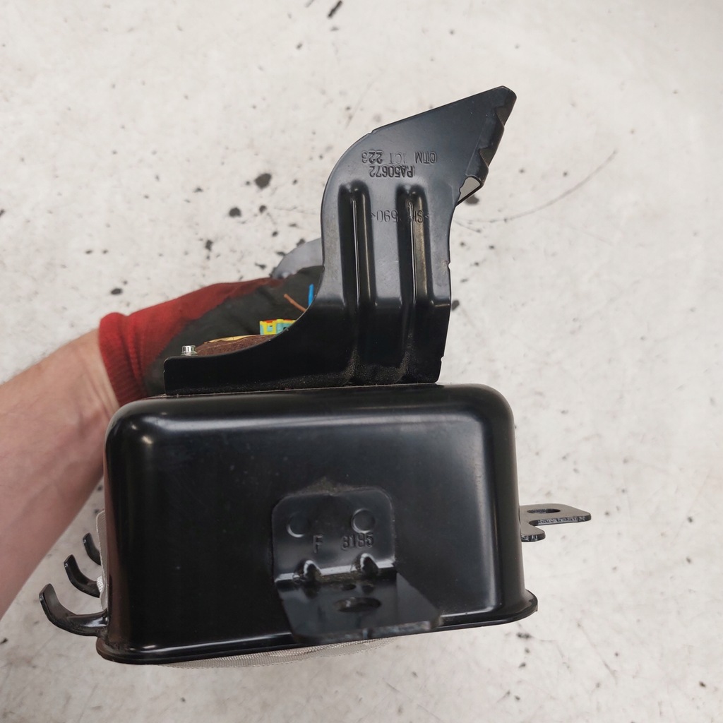 фото №11, Hyundai ix35 1,7crdi подушка пассажира 84530-2y000