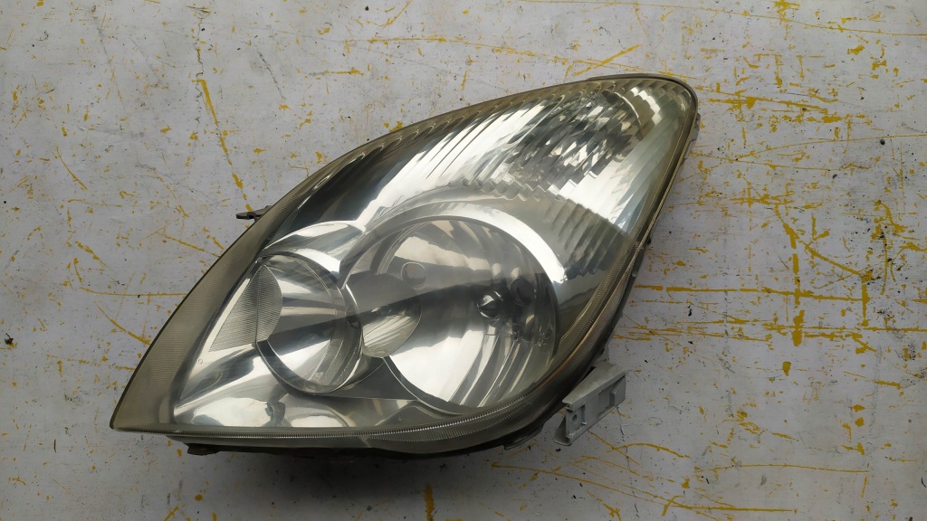 фото №1, Toyota corolla verso 2002 2003 лампа ліва ssd