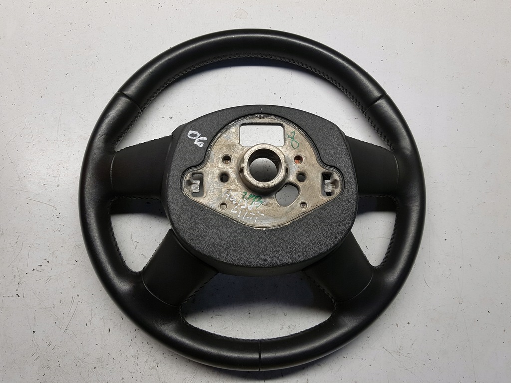 фото №8, Audi a4 b8 lift 11-15r воздуховод кожаный