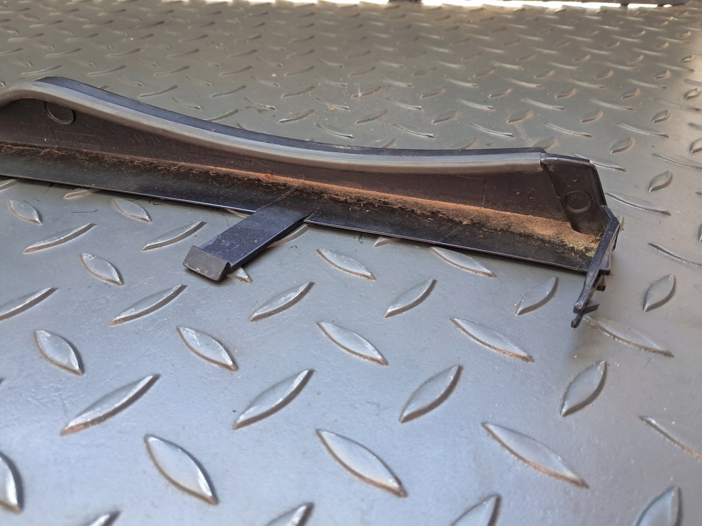 фото №7, Накладка на фару молдинг ліва нижня лампи перед orientblau bmw e46 sedan kombi polift