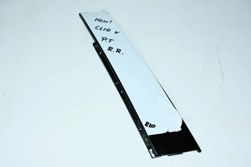 фото №1, Защита стойка дверь правый задняя 822837372r renault clio v 19- nowa! оригинал