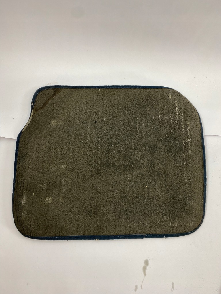 Коврики комплект  велюровые перед задний  правый левый mercedes w124 niebieskie granat с Разборки