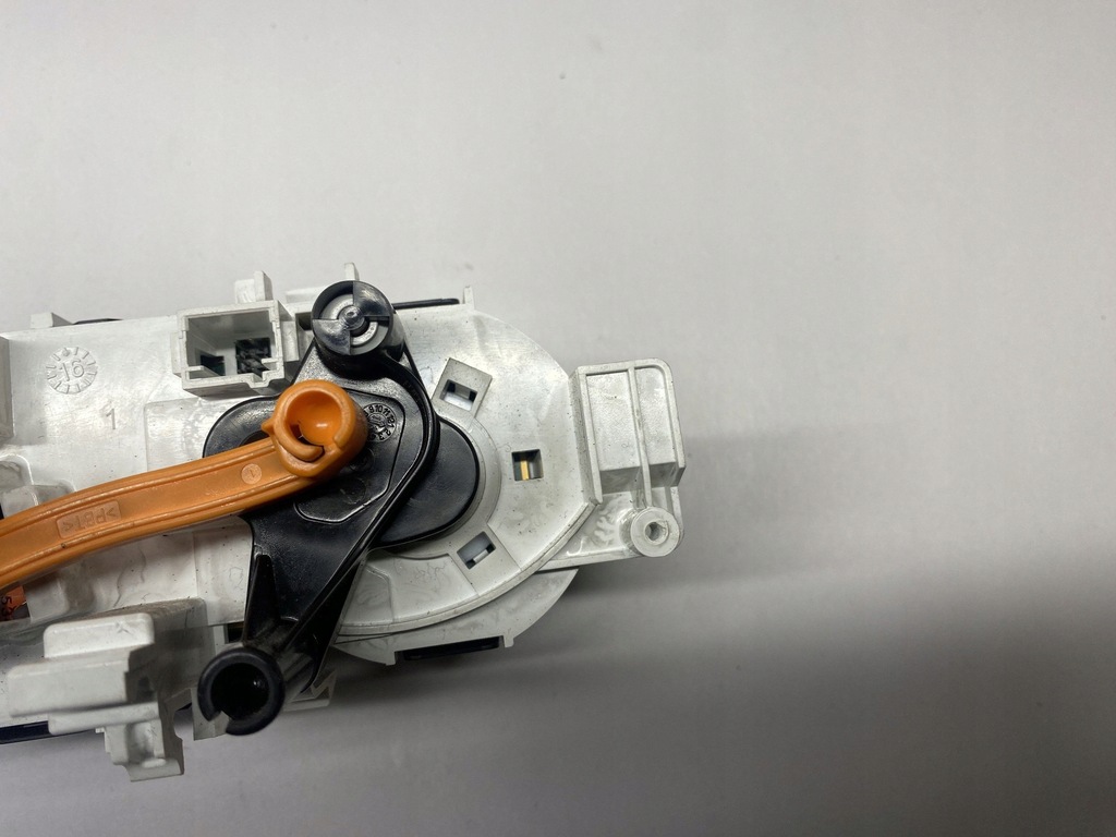 фото №8, Peugeot 208 панель кондиционера e1063071 2017