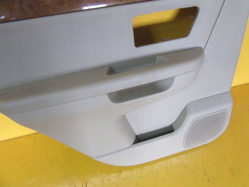 фото №8, Suzuki xl7 2007 обшивка задня