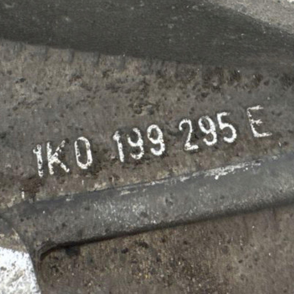 фото №10, Audi a3 s3 8p 2007 перед сторона левая нижний рычаг передний