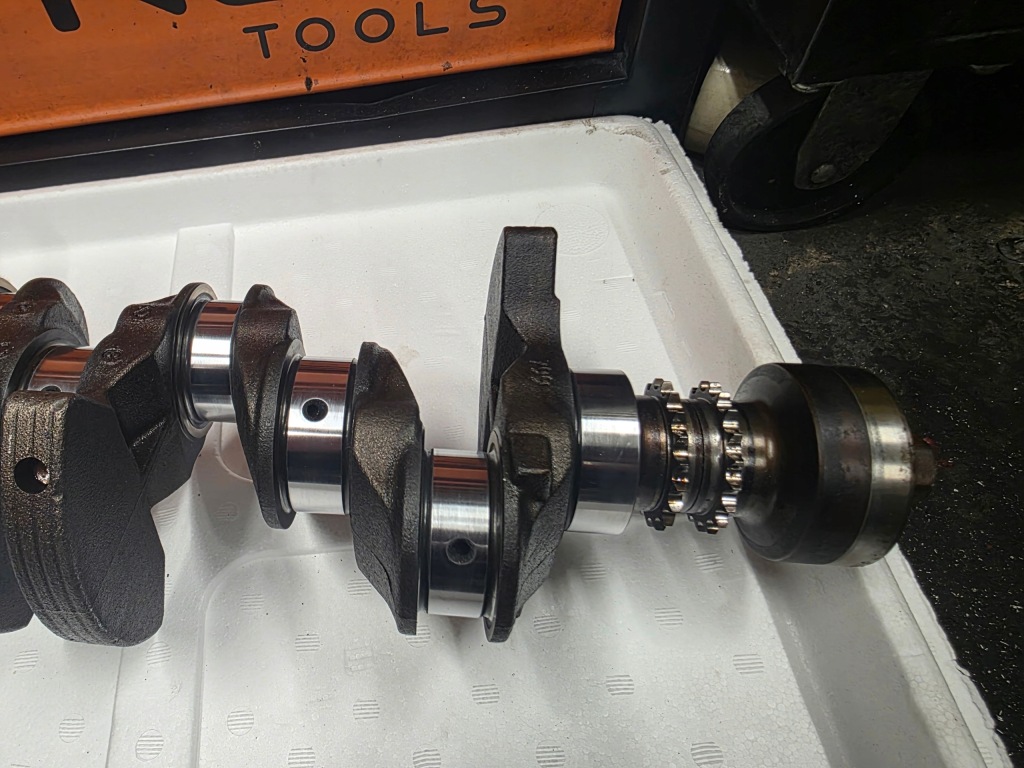 Wał колінчастий n43b16a bmw 1.6 в Україні