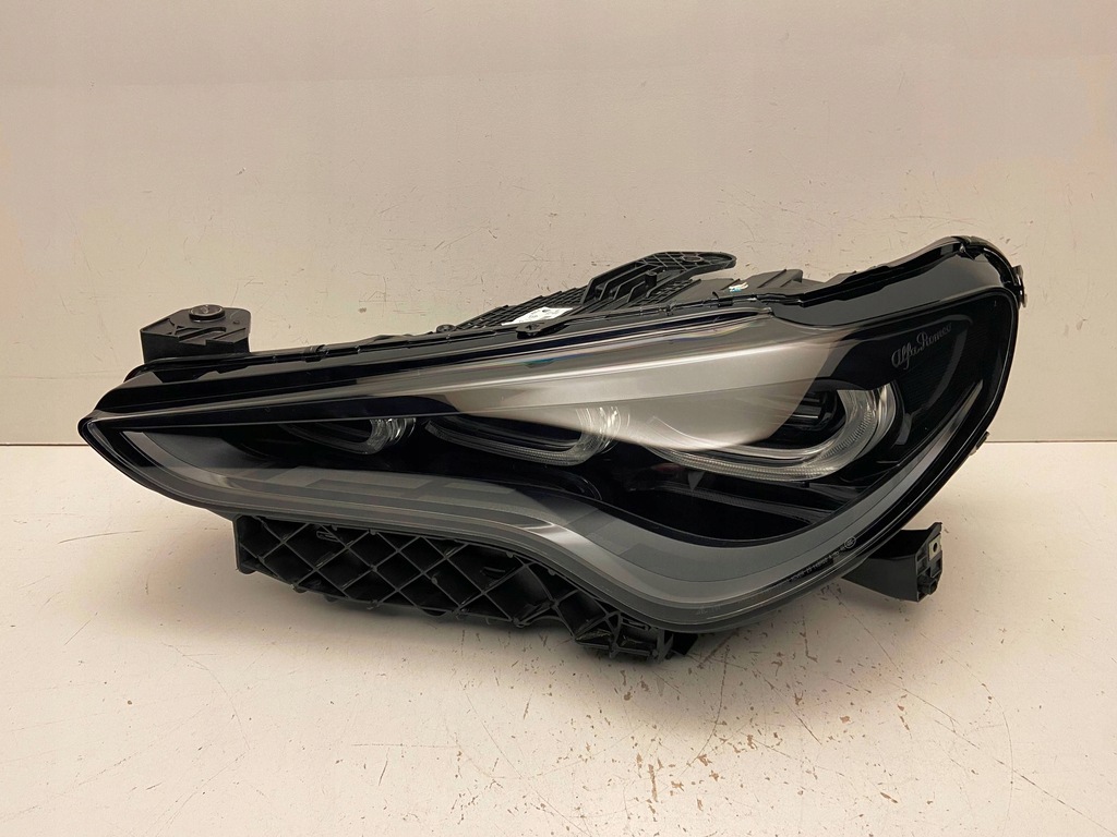 фото №1, Alfa romeo stelvio комплектна ліва лампа