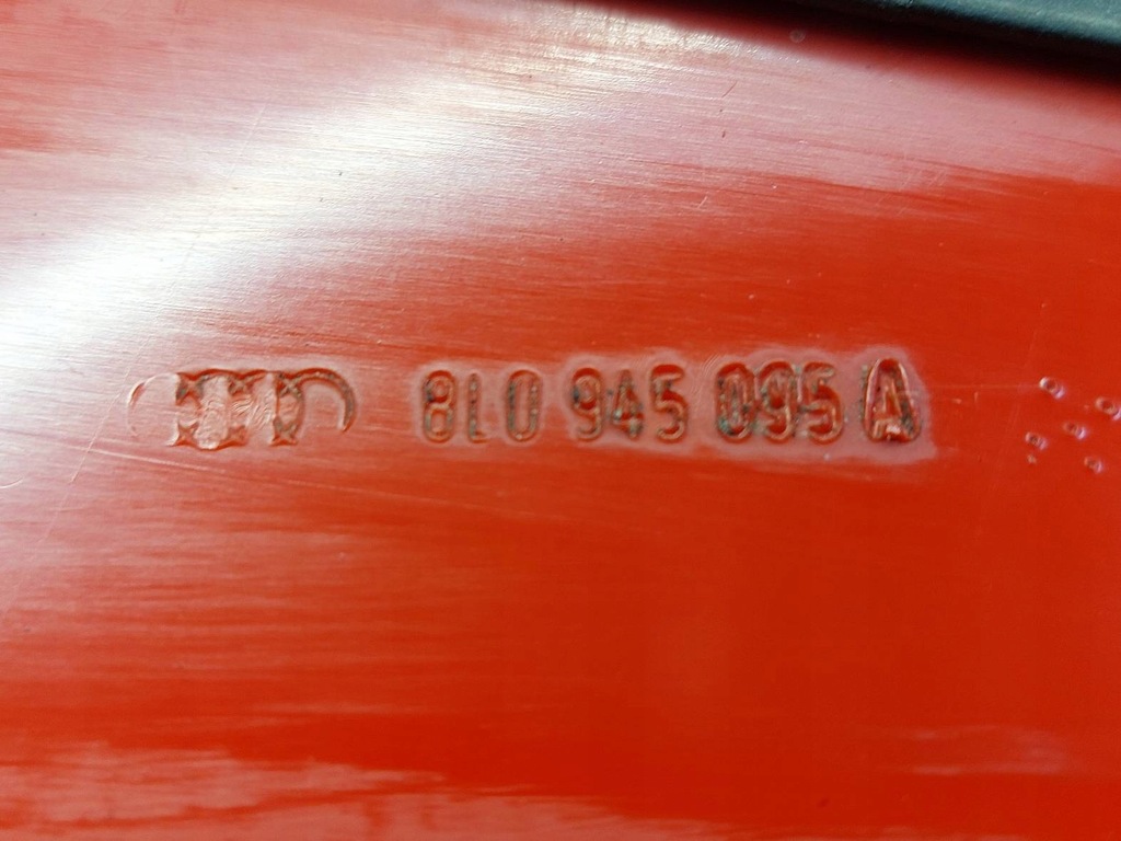 фото №8, Лампа правый + левый задняя audi a3 8l 8l0945095a 8l0945096