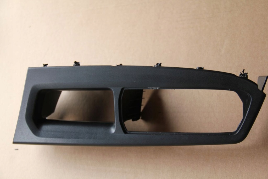 фото №1, Оббивка двері лівий перед vw atlas 3cn867179