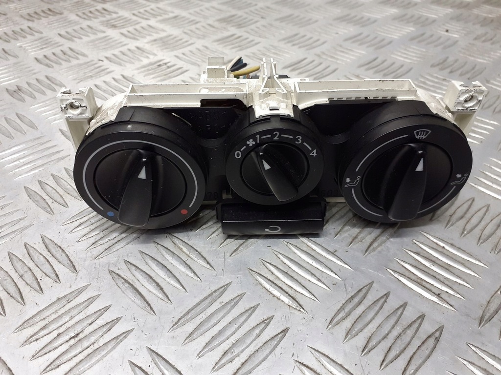 фото №1, Панель обдув seat cordoba ii 6k0819045d