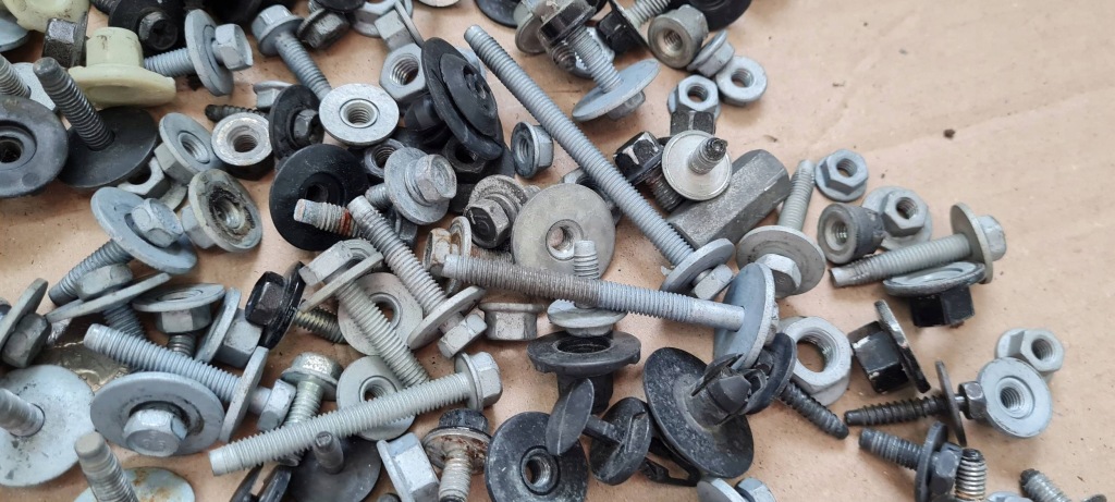 Jeep grand cherokee wl 2022 гвинтики болти передній поперечина крила капот pxj Оригінал