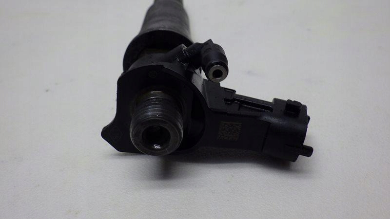 фото №7, Инжектор топлива крепление шпилька trafic ii vivaro a 2.0 dci 0986435350