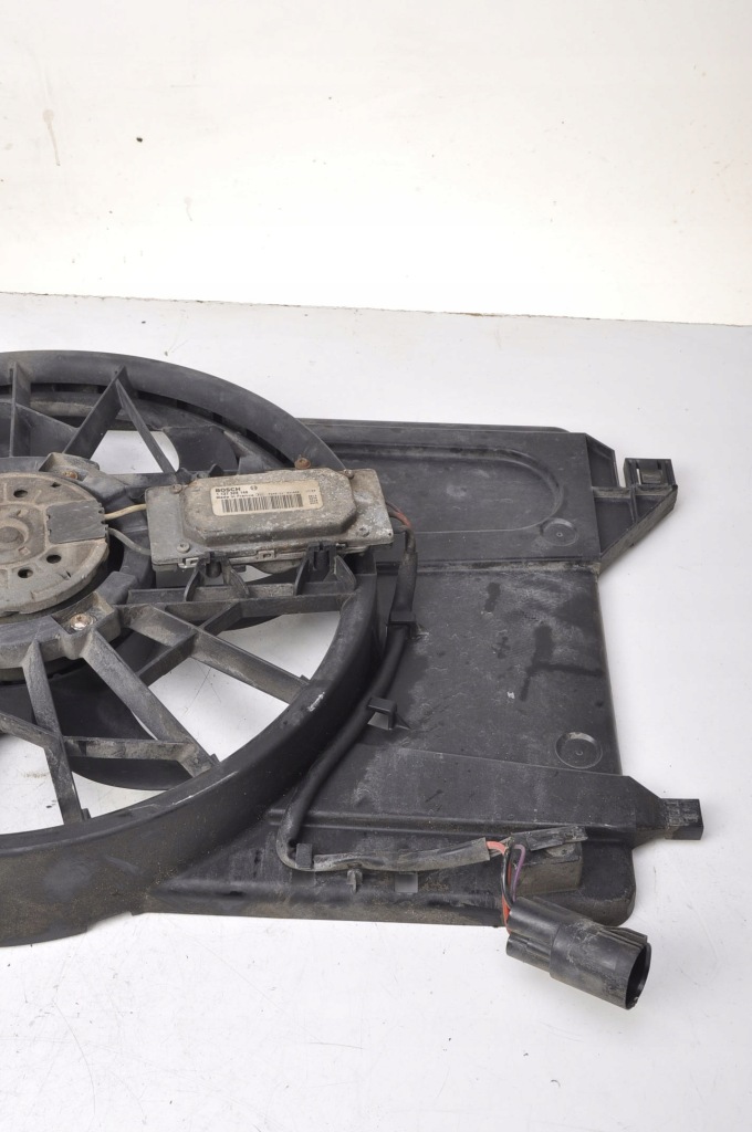 Ford focus c-max 1.6 вентилятор радиатора 3m5h-8c607-ub Недорого