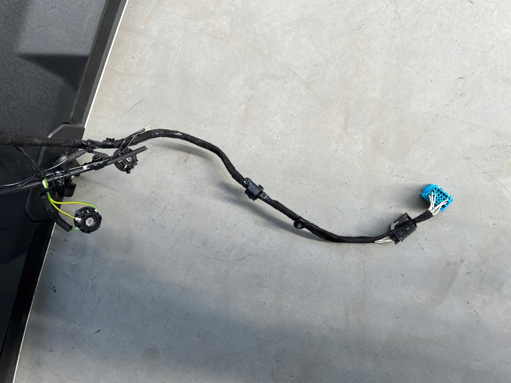 фото №8, Крышка багажника багажника peugeot 3008 ii gt камера