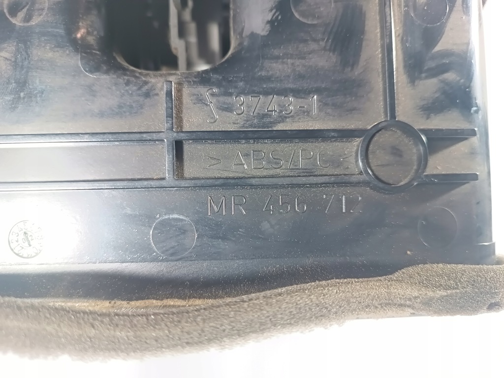 фото №9, Mitsubish space star 1 i 98-05 lift консоль средняя панель обдув mr456712