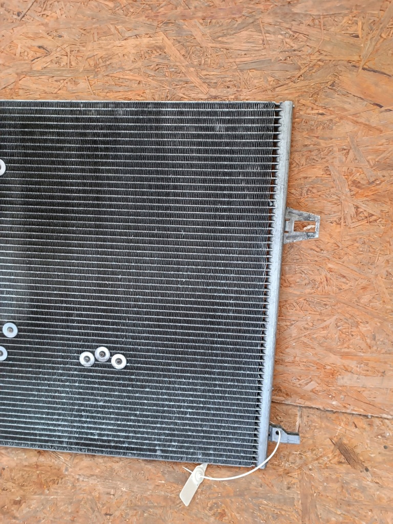 Купити Радіатор кондиціонера mercedes ml w164 amg a1645000154