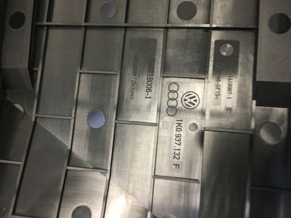 фото №9, Коробка запобіжників seat altea 5p1 vw audi skoda 1k0937125 1k0937132f