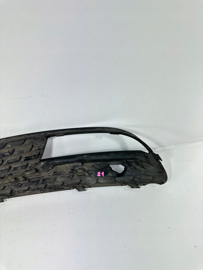 A5 8t рестайлинг  решётка бампера правая 8t0807682h Недорого