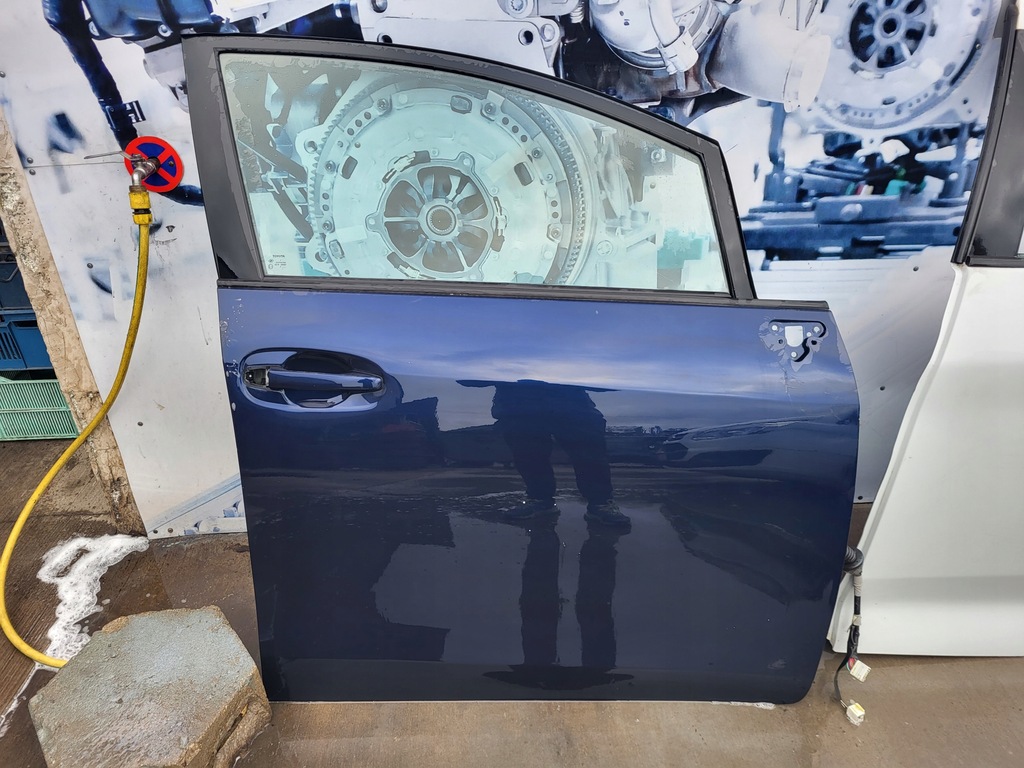 фото №1, Toyota verso 09-15r дверь правое перед 8s6