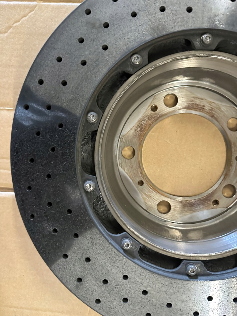 Купить Диск тормозная керамическая левый задний  porsche 718 98135203101 98735203103