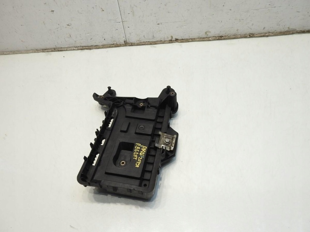 Основа акумулятор vw passat b6 2.0 tdi 1k0915333h Недорого