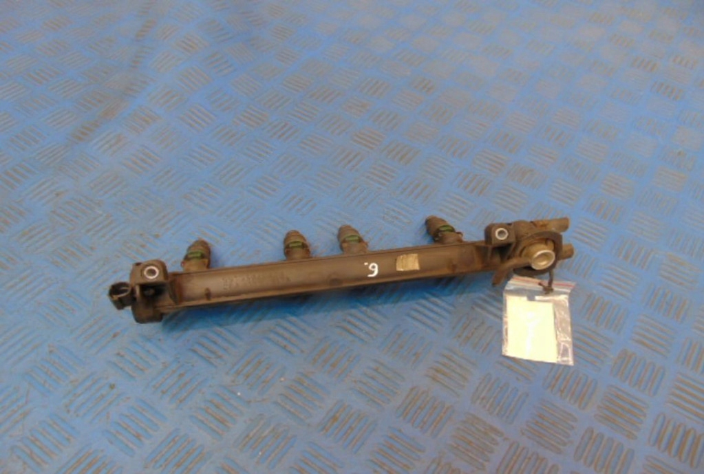 фото №8, Audi a3 8l 1.6 8v молдинг впрыскная 06a133317a