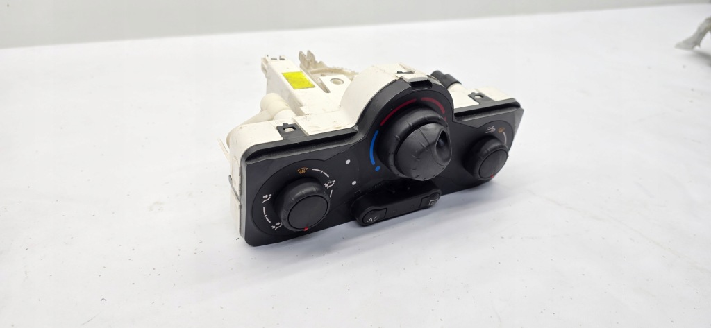 фото №3, Панель керування обдув кондиціонер 69597003 renault