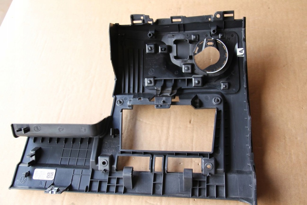 фото №5, Панель консоли pod бардачок vw atlas 3cn858365c b