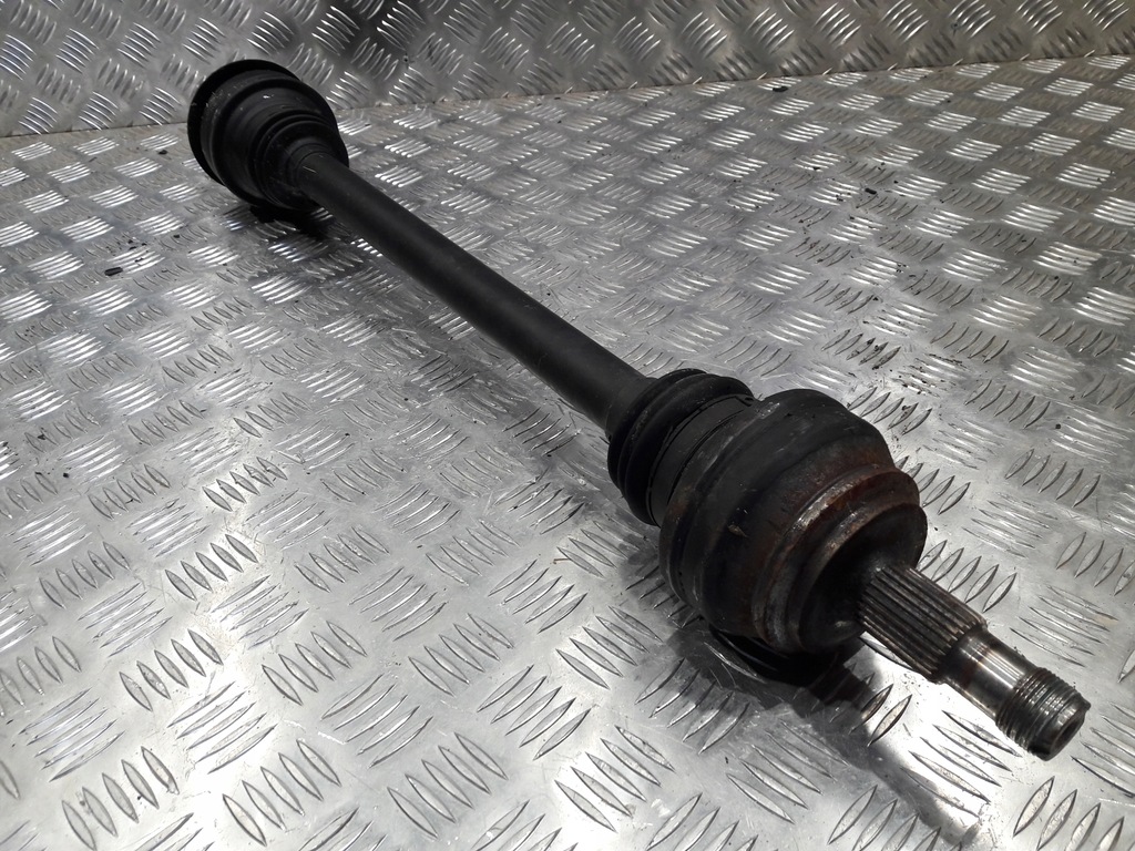 фото №1, Mercedes e w213 kombi 2016r приводной вал правый задняя 4500km