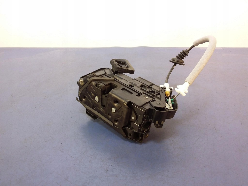 фото №1, Skoda rapid liftback замок дверь задняя правый 7pin