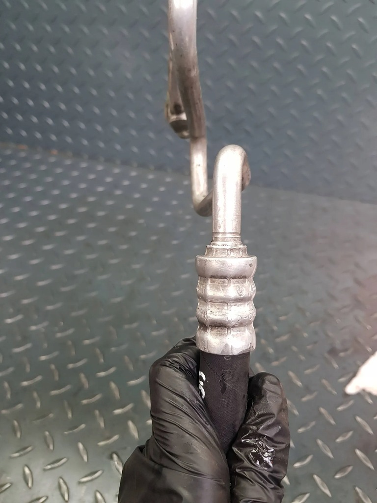 фото №9, Шланг трубка кондиционера 8 379 717 bmw 5 e39 525d 530d m57