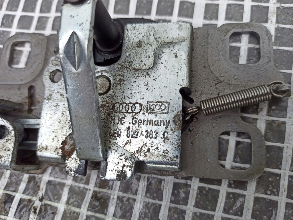 фото №5, Audi a8 d3 замок засувка кришки багажника 4e0827383c