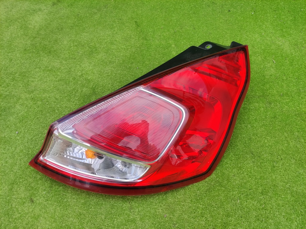 фото №1, Ford fiesta mk7 лампа правая задняя задняя