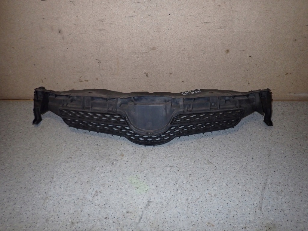фото №1, Toyota auris 06-09 решётка радиатора решётка радиатора решётка бампера