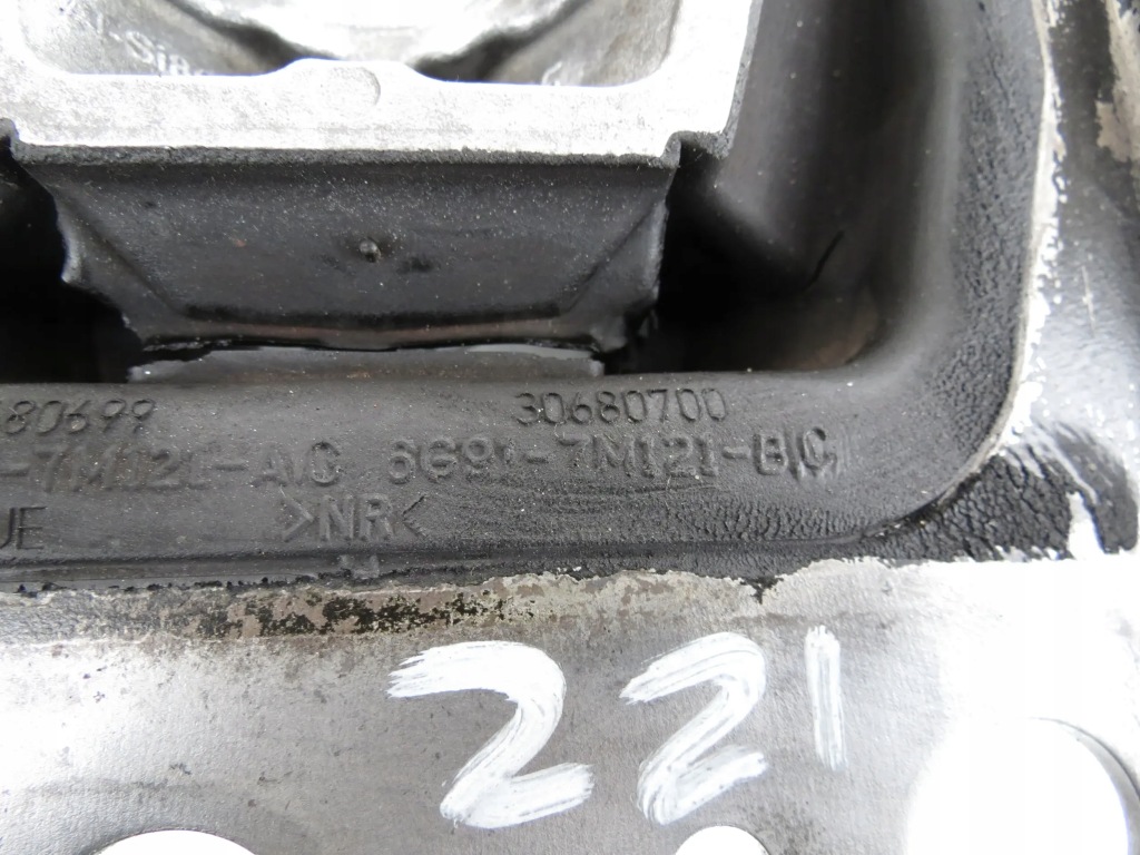 фото №13, Подушка кронштейн кронштейн коробки передач volvo v70 iii s80 ii 2.0f