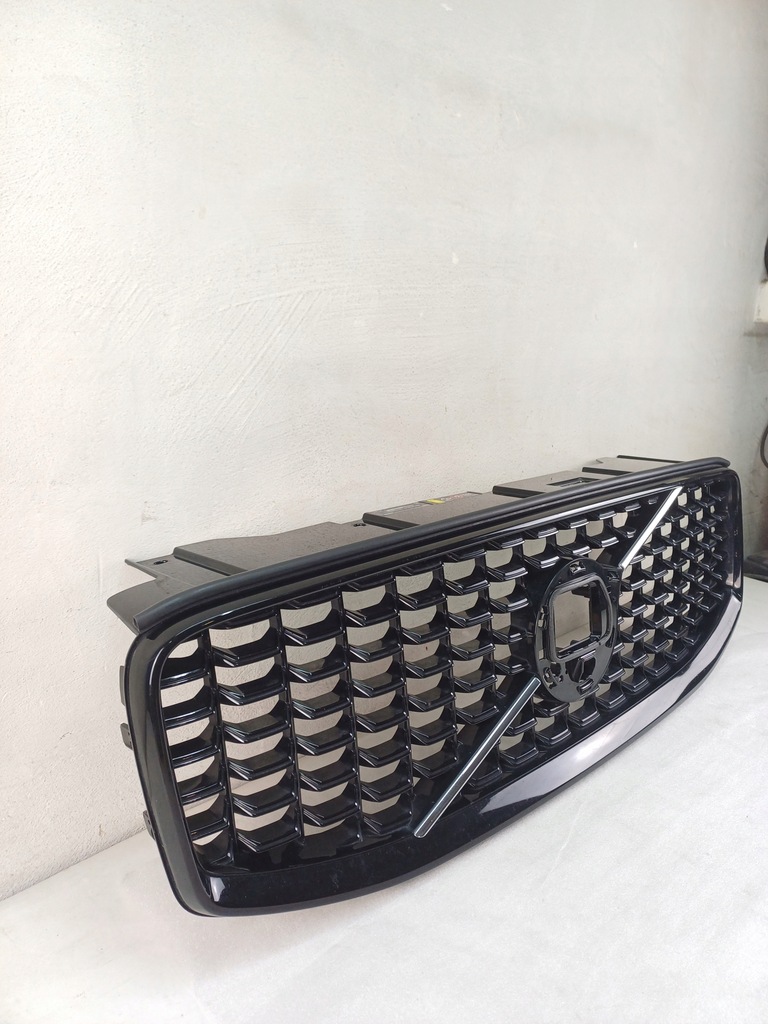 фото №2, Решітка радіатора решітка радіатора бампера перед volvo xc60 ii 2 lift 21- r-design