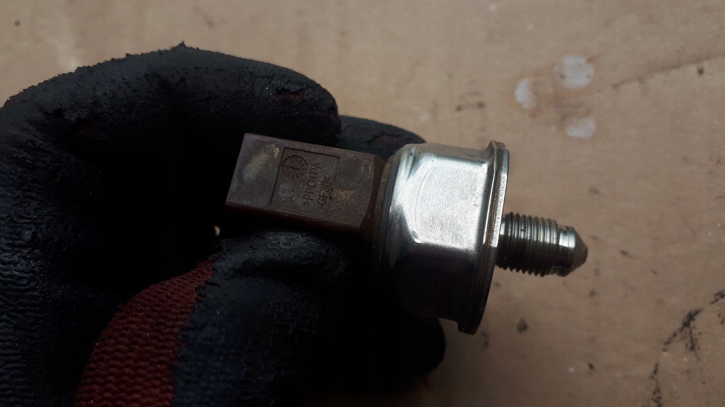 фото №12, S4 b8 датчик давления топлива 3.0 tfsi s5 a6 c7