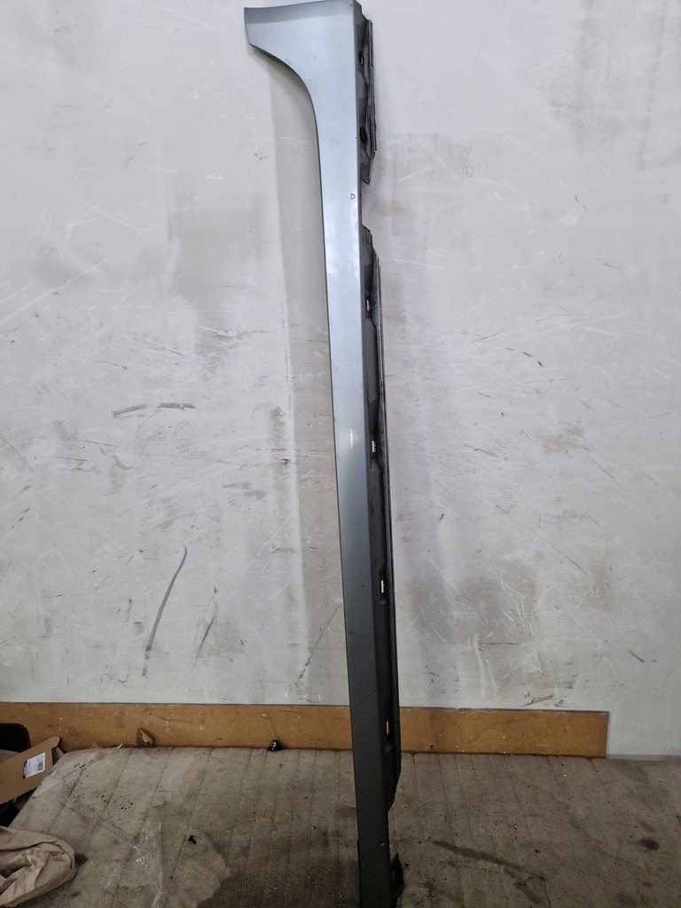 фото №1, Audi a6 4g молдинг порог левая ly7g