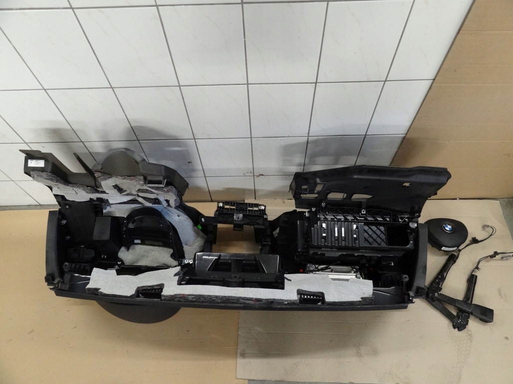 фото №11, Bmw 1 e87 09 lift консоль панель приладів приладова ремені подушки безпеки