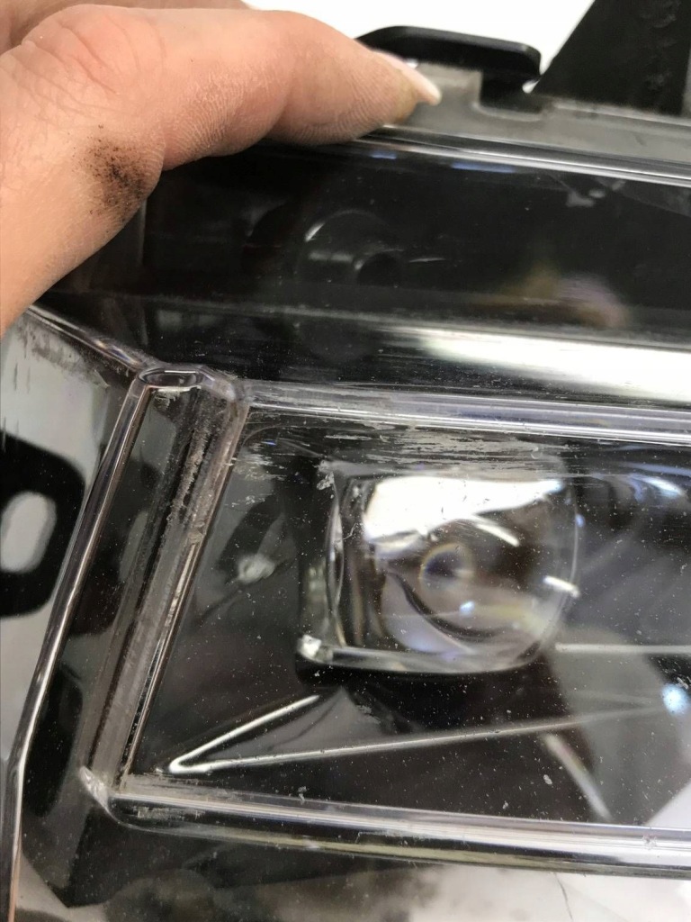 Купити Tesla model 3 y протитуманна фара передній лівий 1624797-00-a