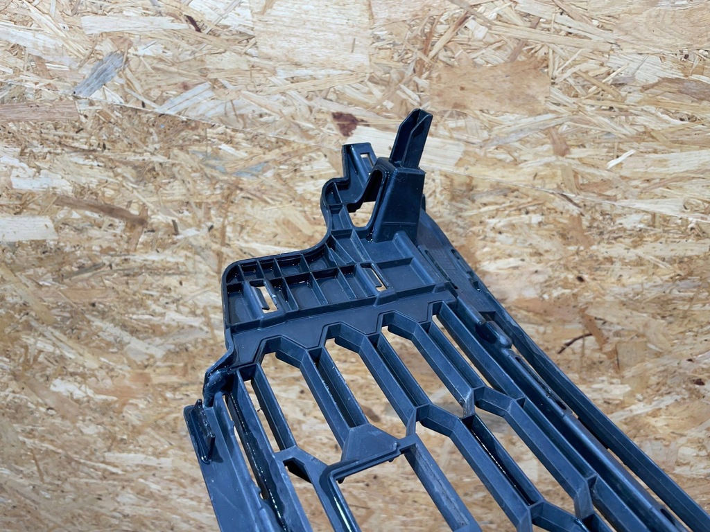 фото №10, Skoda kamiq 19- решётка радиатора решётка нижняя бампера перед передняя