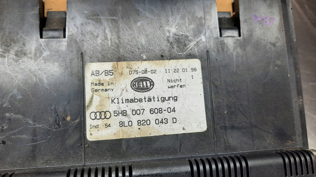 фото №4, Панель кондиционера audi a3 8l 98r 1.6b hb 3d 8l0820043d