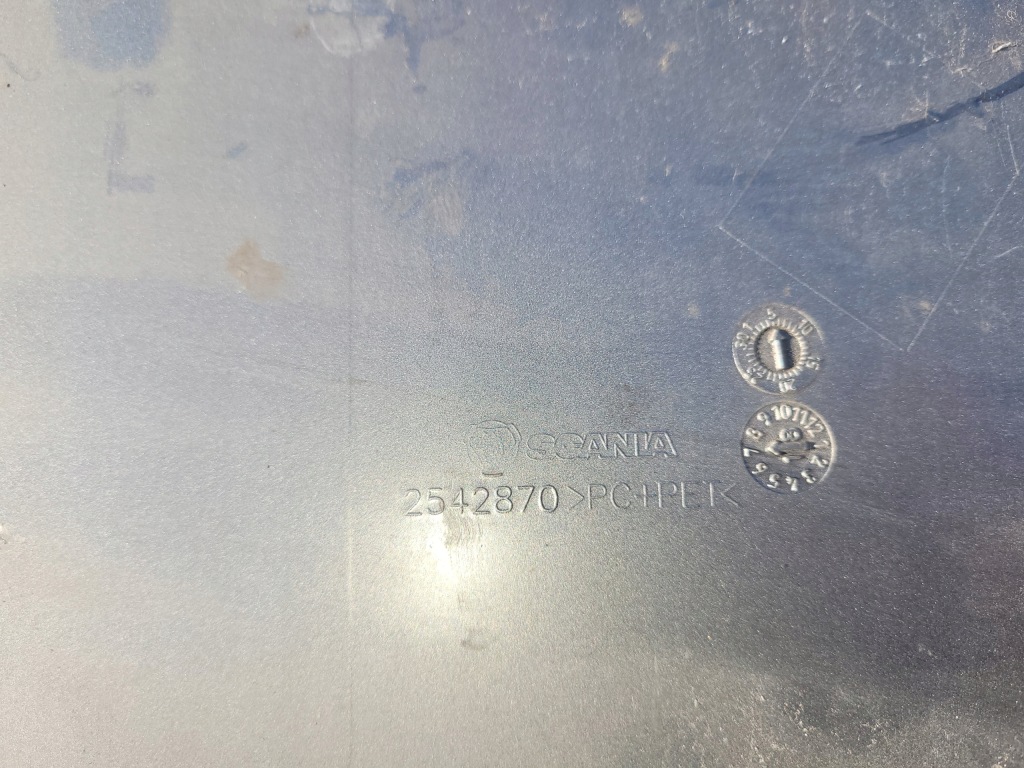 Решітка  решітка радіатора капот scania r,s 2542870,2977881 Доставка